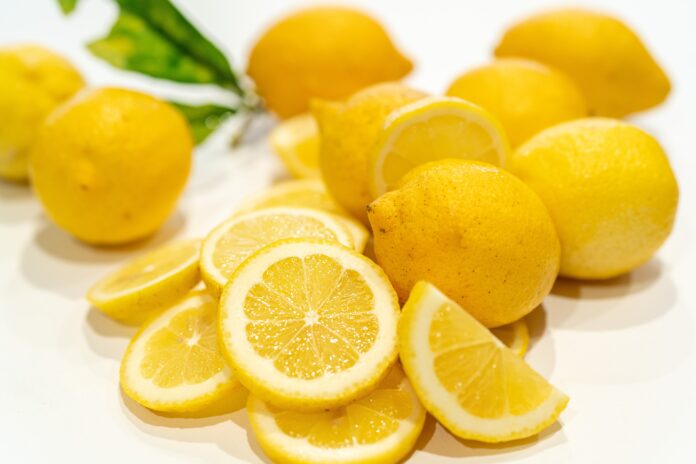 Des citrons coupés