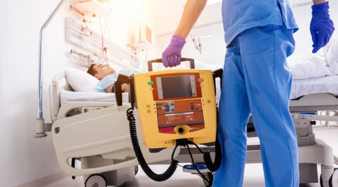 Pourquoi les ERP doivent-ils s’équiper d’un défibrillateur ?